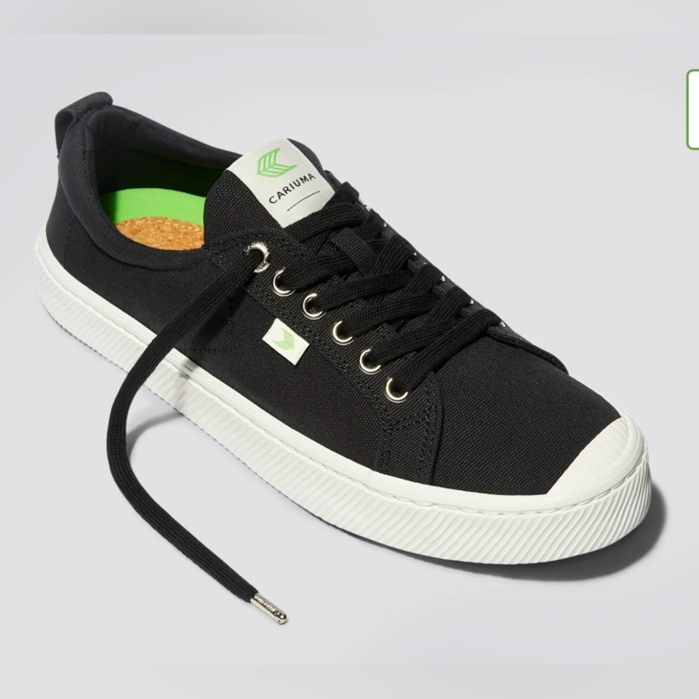 Cariuma OCA Low Black Canvas Sneaker